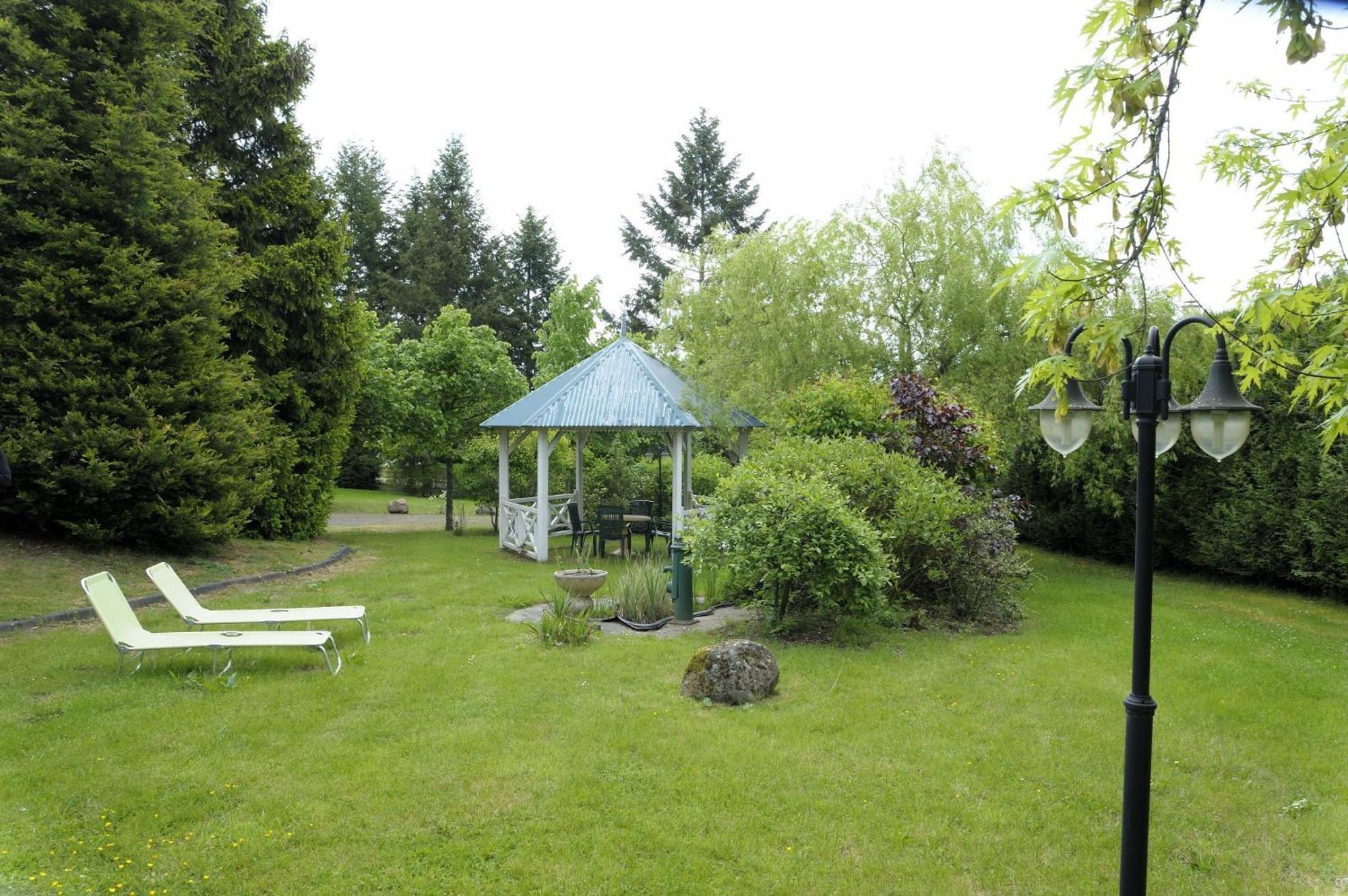 Hotel Logis Le Relais De La Poste Neuveglise ภายนอก รูปภาพ